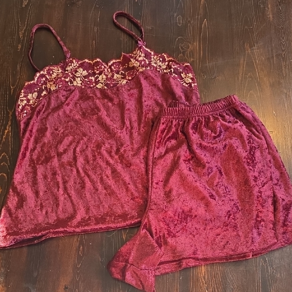 Avon Intimates Velvet Cami Shorts Pajama Set Maroon Gold Lace Small S